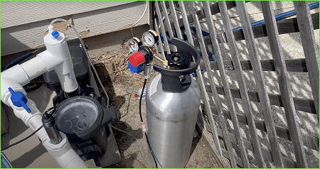 CO2 tank delivery truck and swap